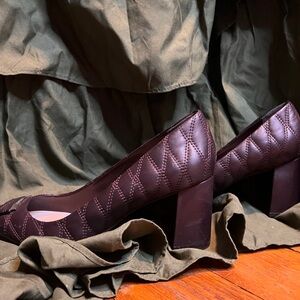 DKNY Elia Quilted Leather Pointed Toe Classic Pumps in Burgundy